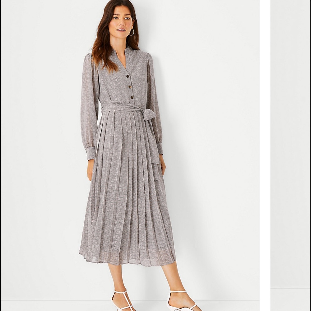 BEAUTIFUL ANN TAYLOR DRESS🌸 - Picture 2 of 3